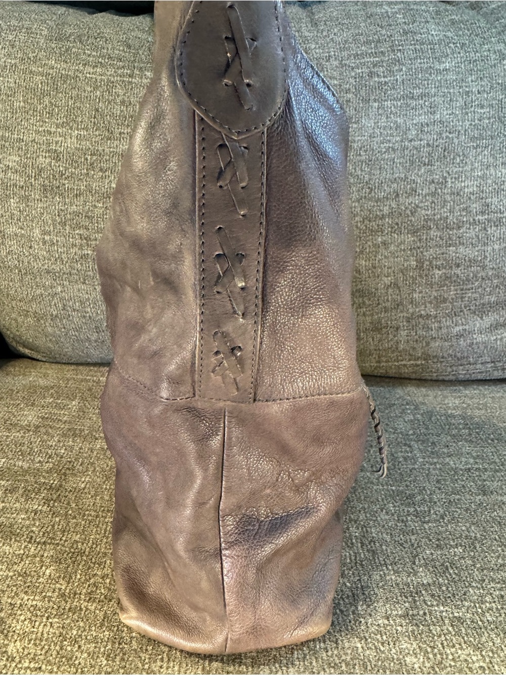 Day & Mood hobo bag crafted washed distressed leather taupe/grey shade - Picture 5 of 15